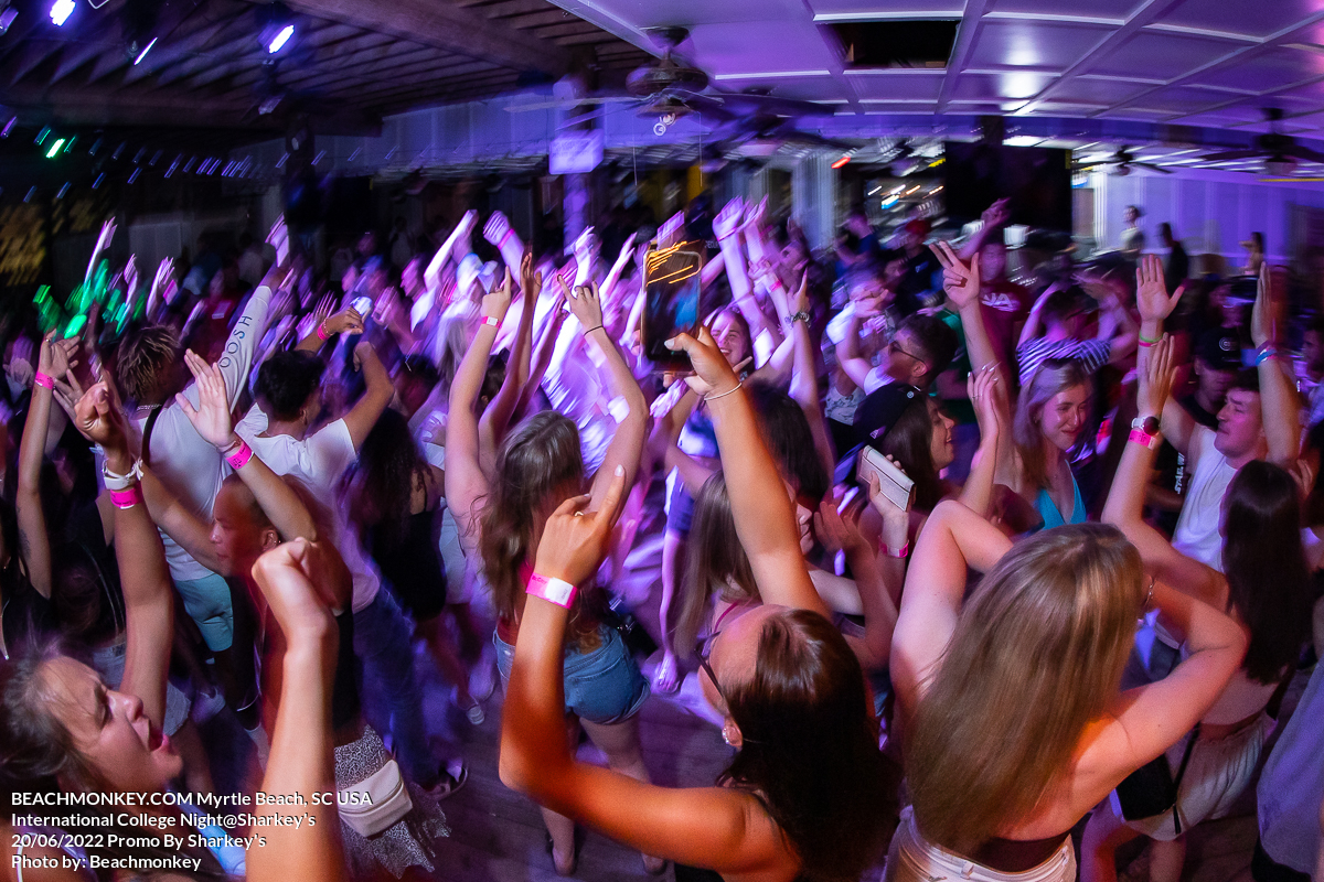 People dancing at Sharkeys International college night in Myrtle Beach, SC USA on June 20th, 2022 photos by Myrtle Beach photographer Beachmonkey