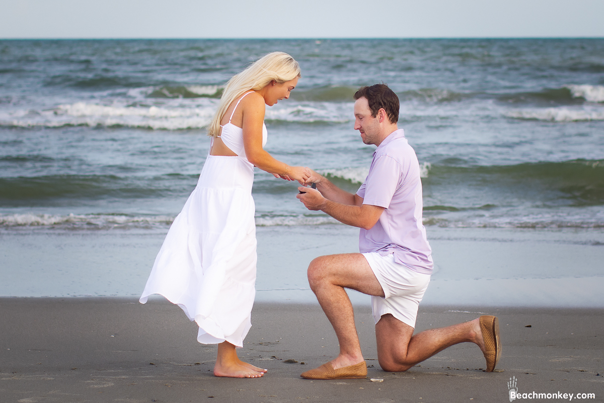 Asking someone to marry them in North Myrtle Beach july 2022 engagement Photo by Beachmonkey photography