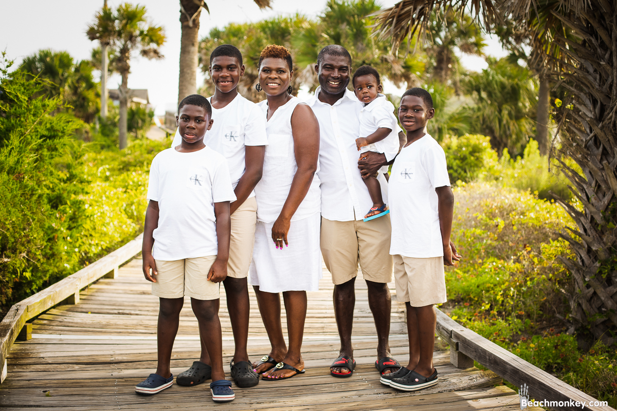 A family photo shoot in Myrtle Beach, SC at Myrtle Beach State Park with Eric's family by Slava of beachmonkey photography, a family photographer