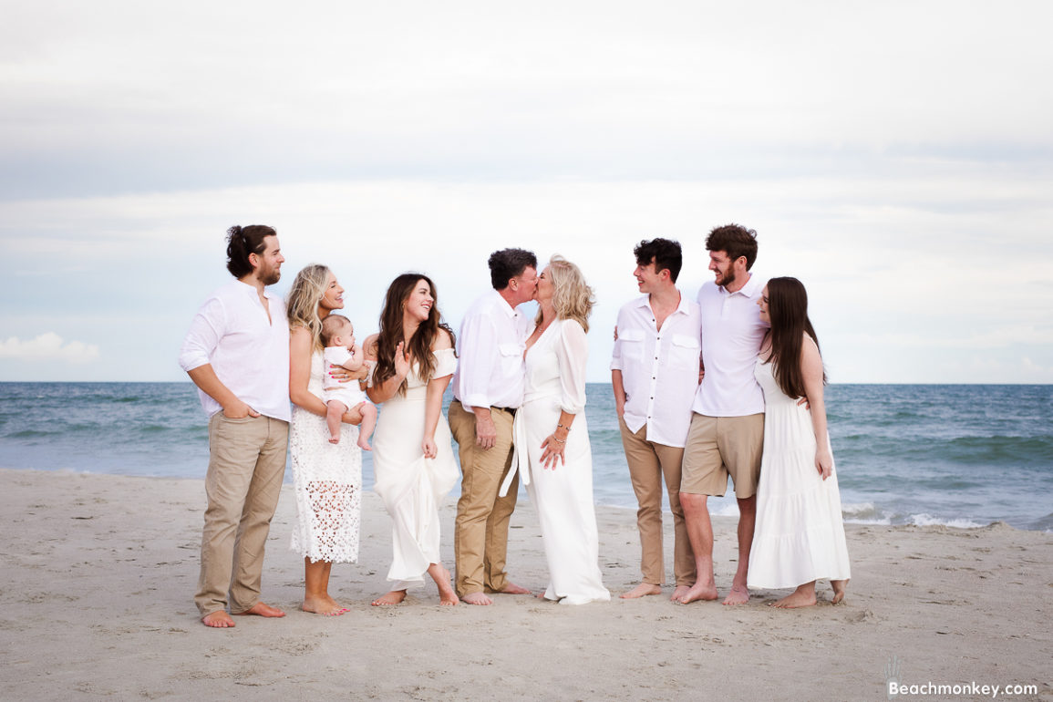 Family photo shoot in North Myrtle Beach with Dawn's family