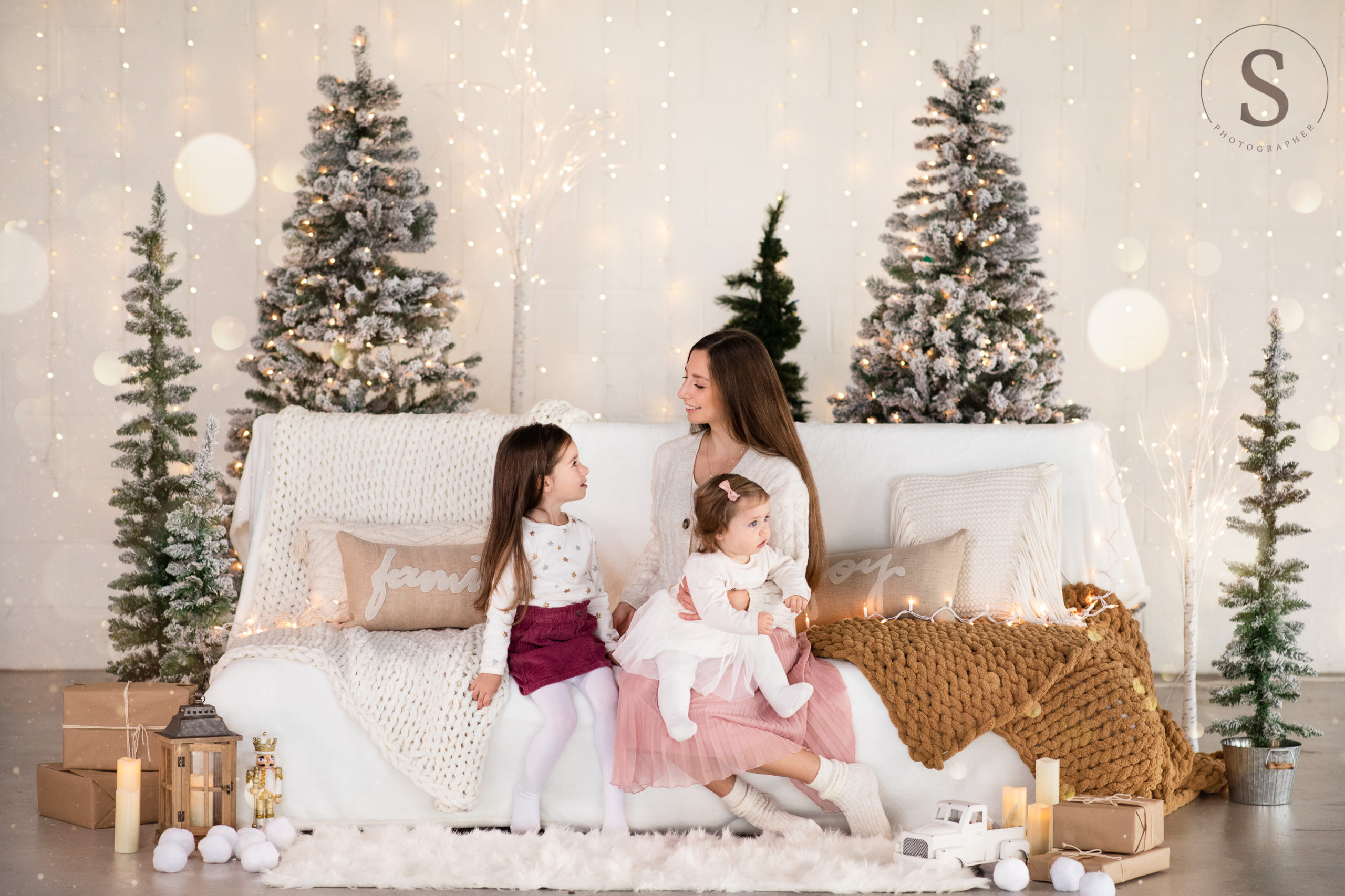 Myrtle Beach Christmas mini session 2022 photo by Myrtle Beach Photographer Slava