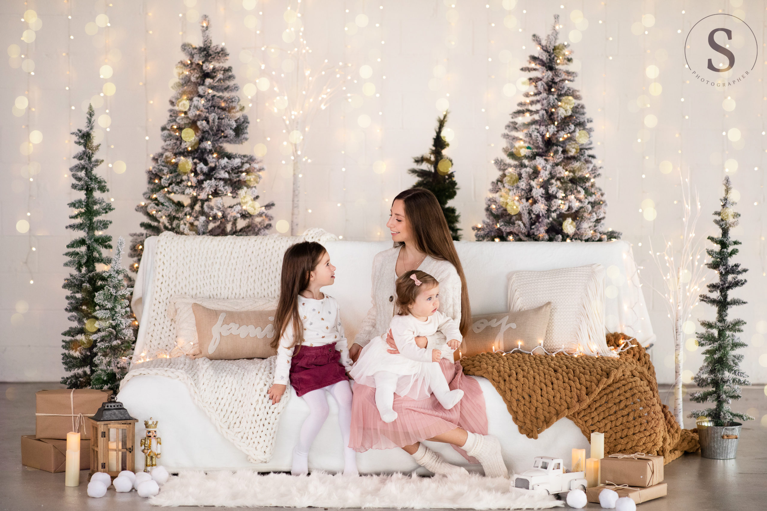 Myrtle Beach Christmas mini session 2022 photo by Myrtle Beach Photographer Slava